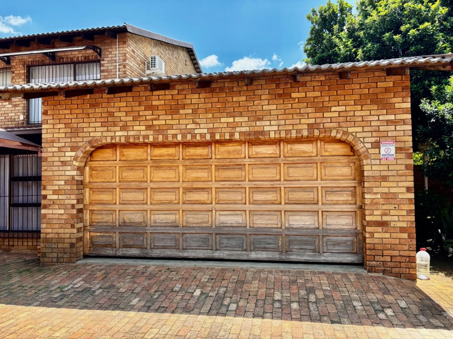 3 Bedroom Property for Sale in Flamwood North West